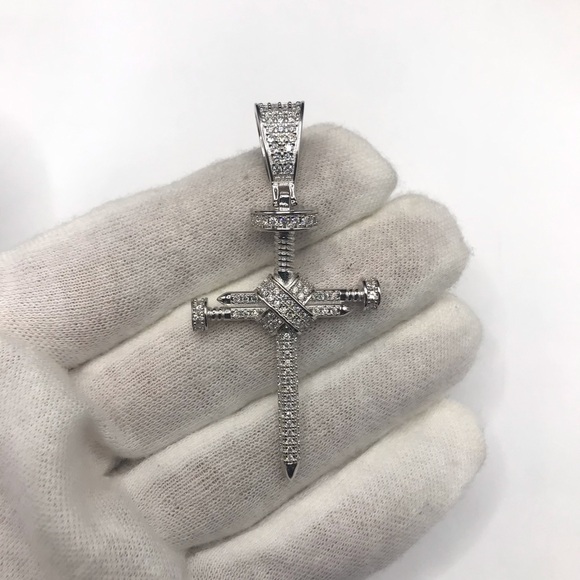 925 sterling Silver 2.50CT MOISSANITE Nail Cross Men’s  Pendant - Picture 3 of 11